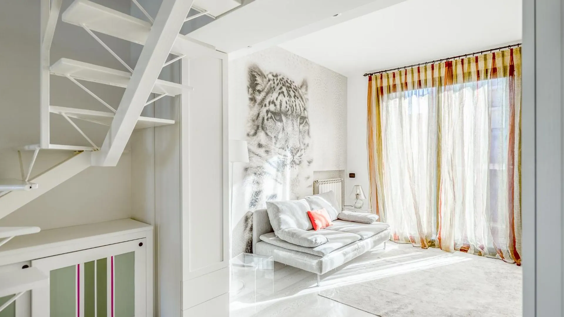 Appartamento Bright Loft - Free Private Parking Milano 0*,  Italia