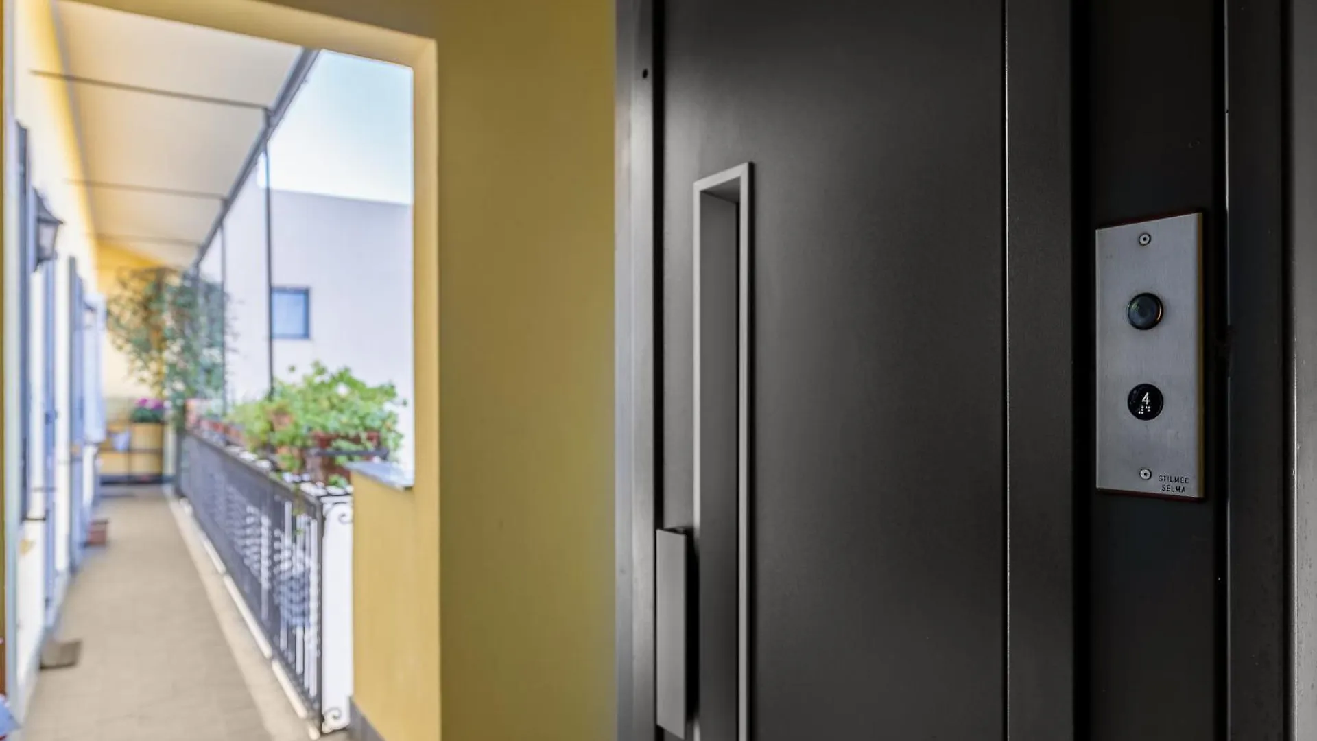 Appartamento Bright Loft - Free Private Parking Milano