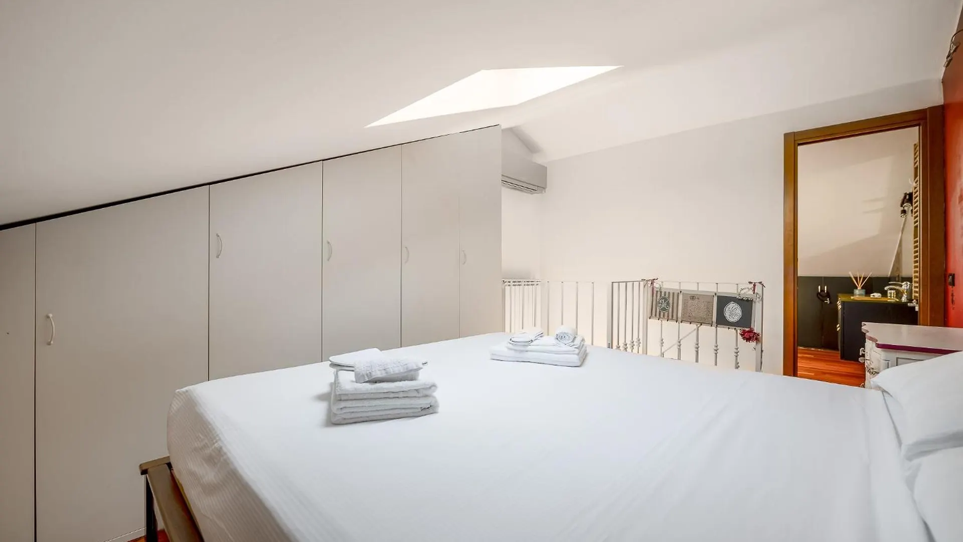 Appartamento Bright Loft - Free Private Parking Milano
